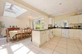 4 bedroom Terraced t...